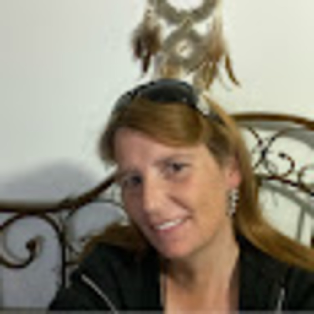 Meet your Posher, Debbie